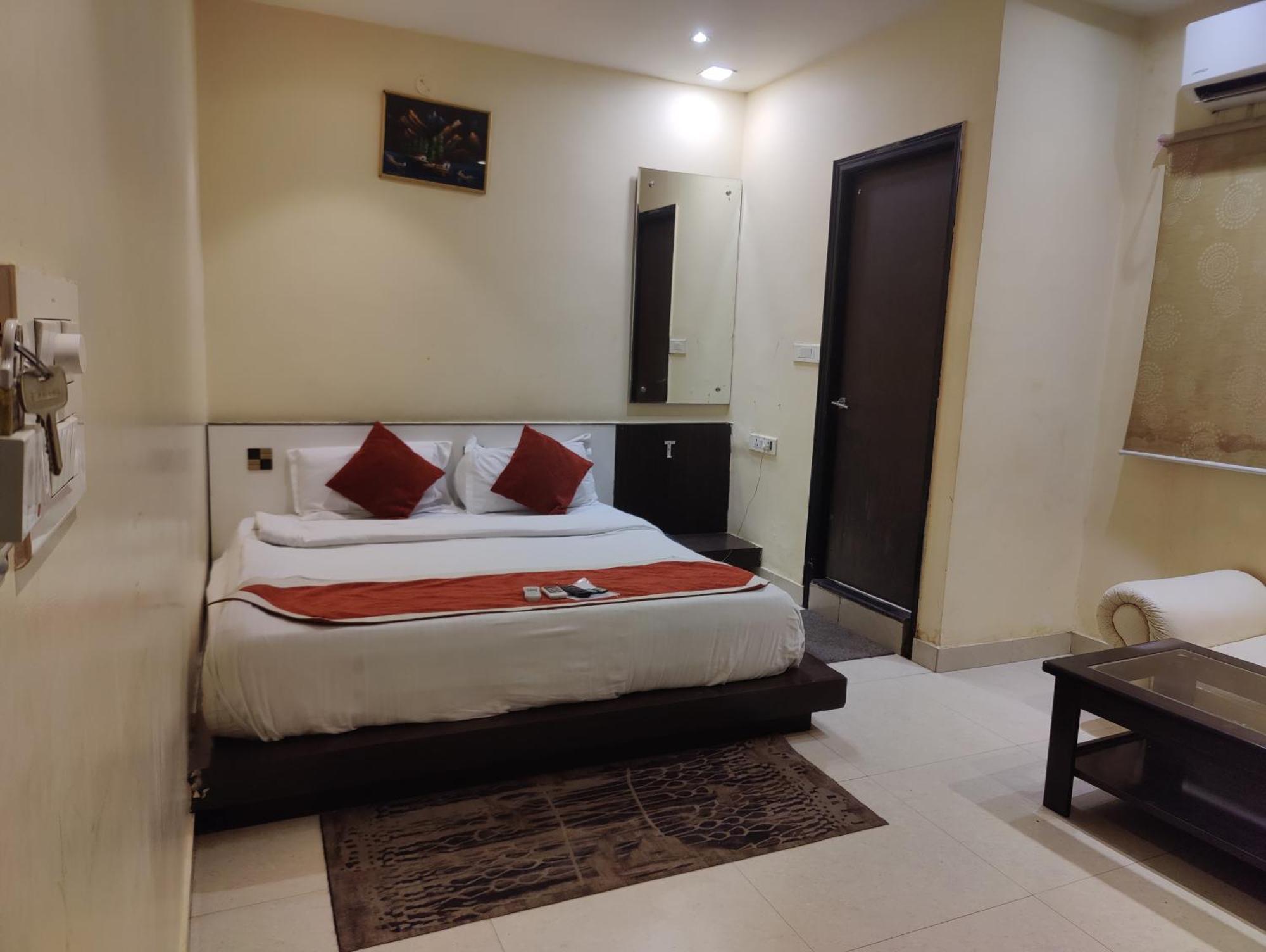 Hotel Sanjay Galaxy,Kanpur Buitenkant foto